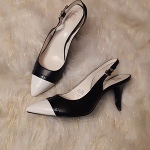 White and black heels shoes (10-9) in Good conditi